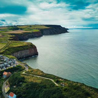 AYFj